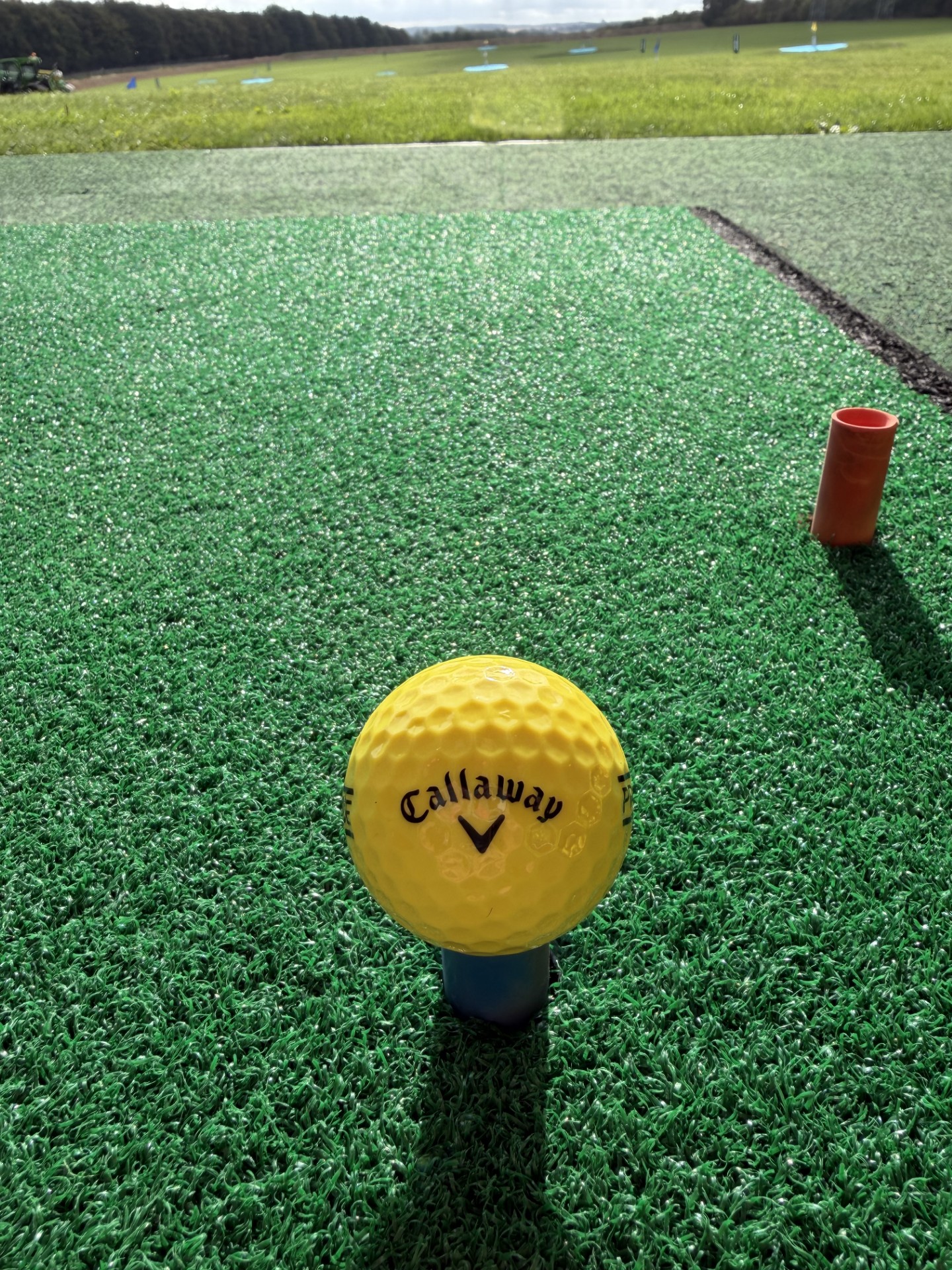 Close up of Callaway range ball construction